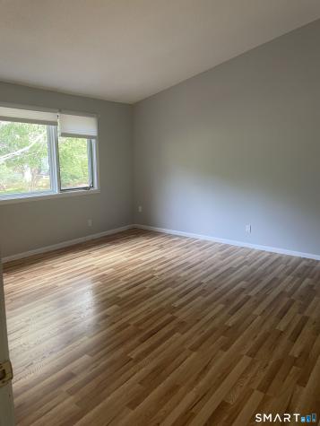 8 Ironwood Road West Hartford CT 06117