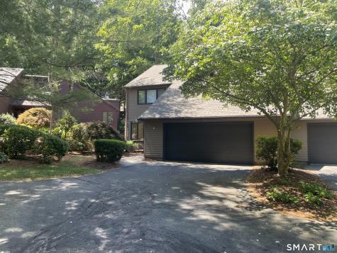 8 Ironwood Road West Hartford CT 06117