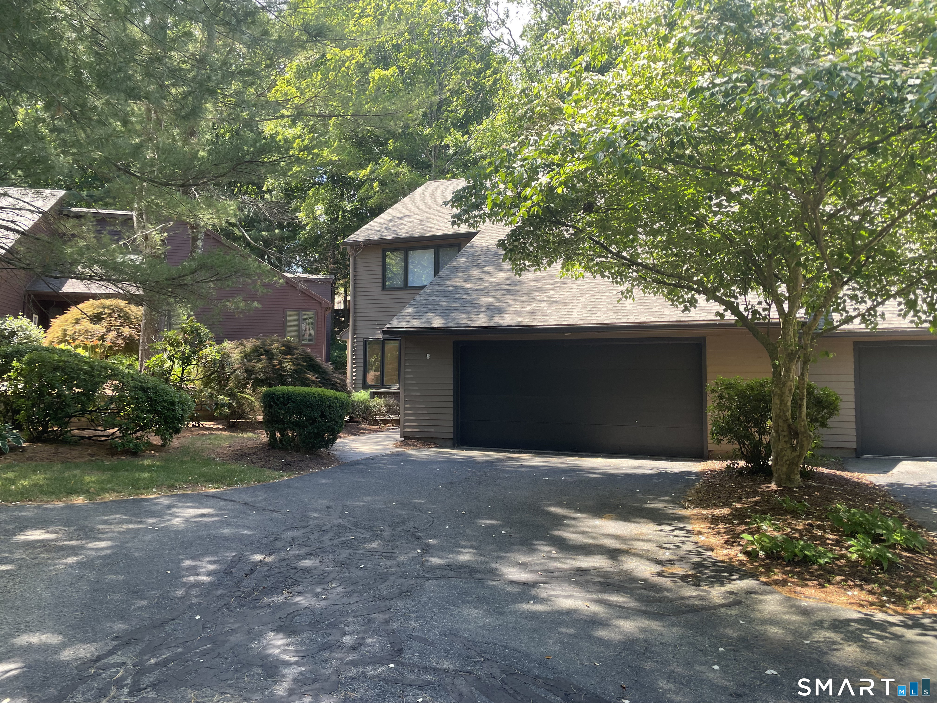 8 Ironwood Road West Hartford CT 06117