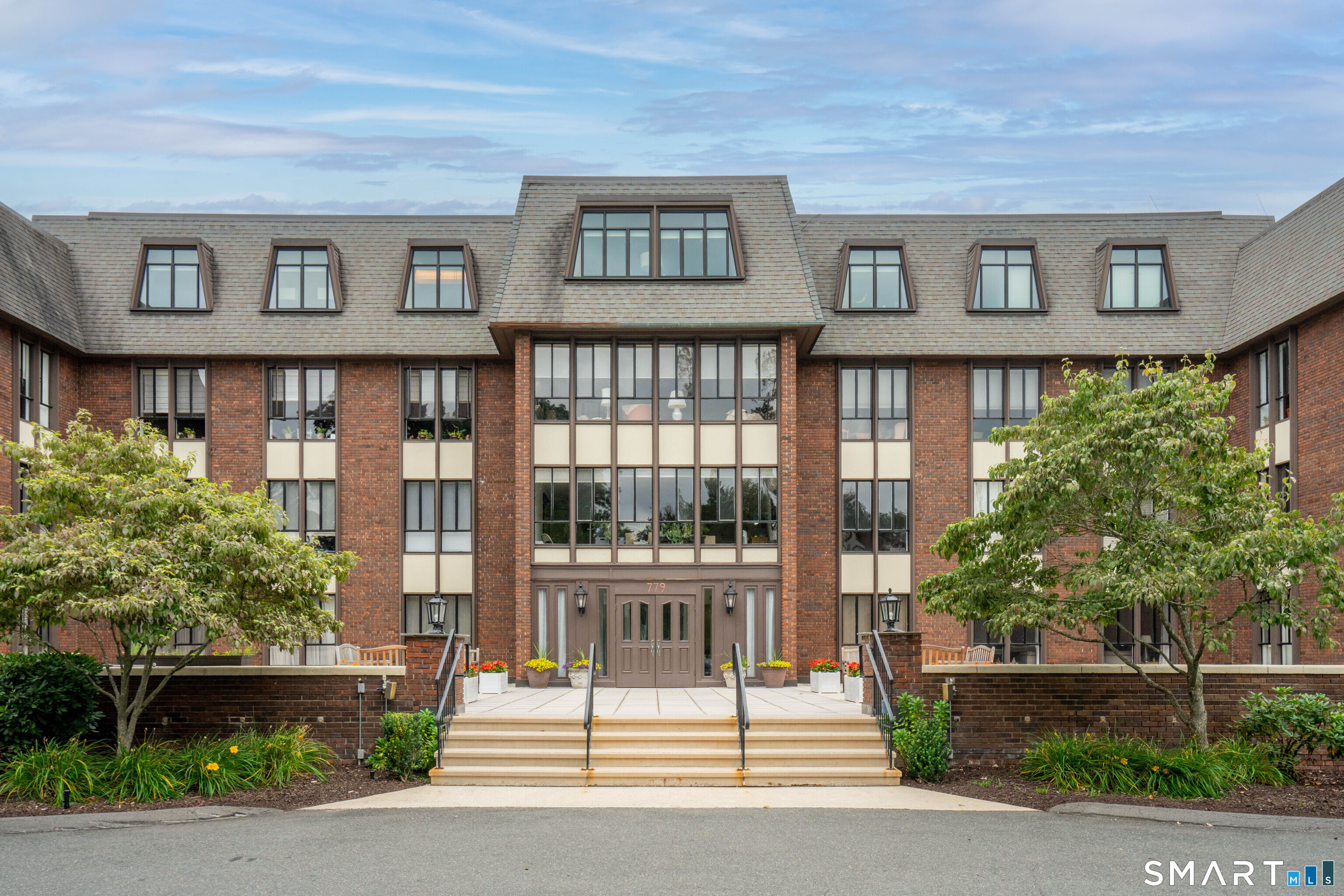 West Hartford CT, 779 Prospect Avenue, Unit B14