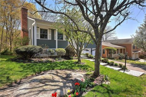318 Stonebridge Lane Trumbull CT 06611