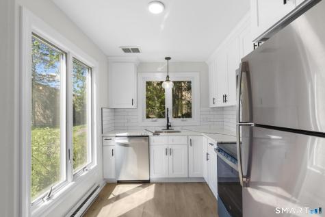 8 Pilgrim Harbor Wallingford CT 06492