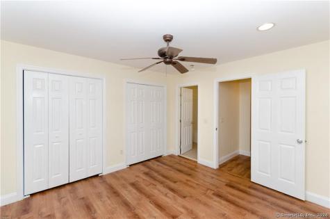 527 West Thames Street Norwich CT 06360