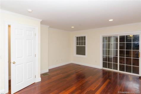 527 West Thames Street Norwich CT 06360