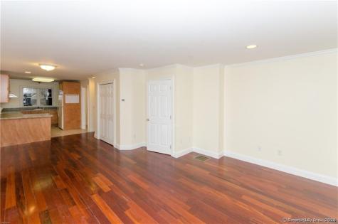 527 West Thames Street Norwich CT 06360