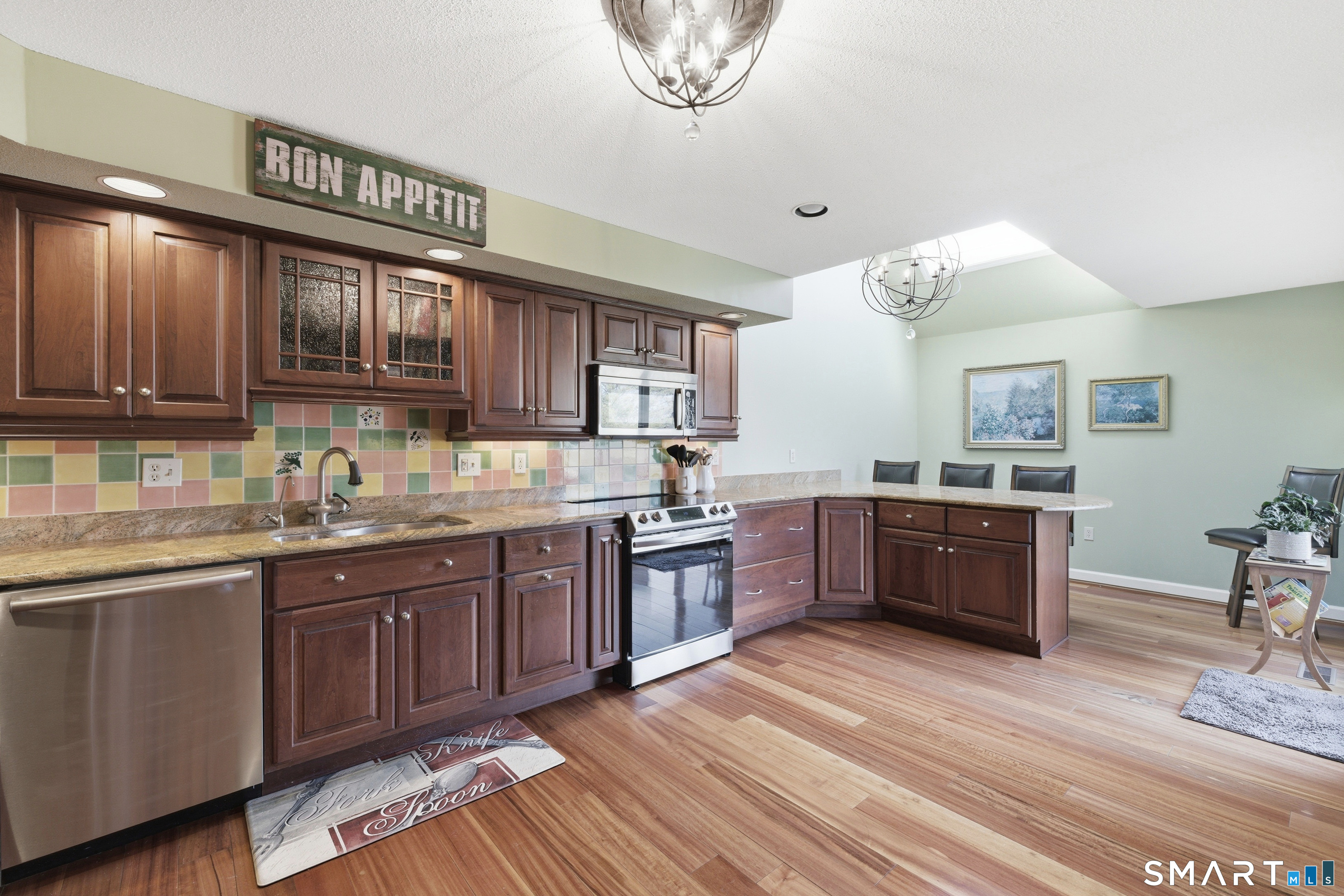 11 Saddle Ridge Bloomfield CT 06002