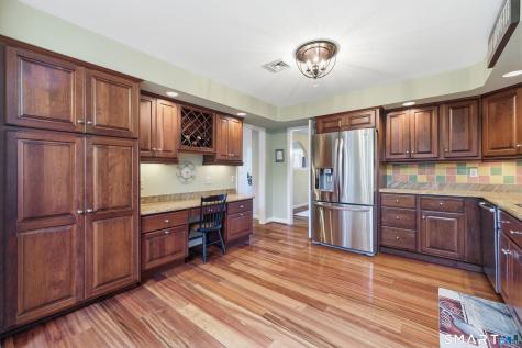 11 Saddle Ridge Bloomfield CT 06002