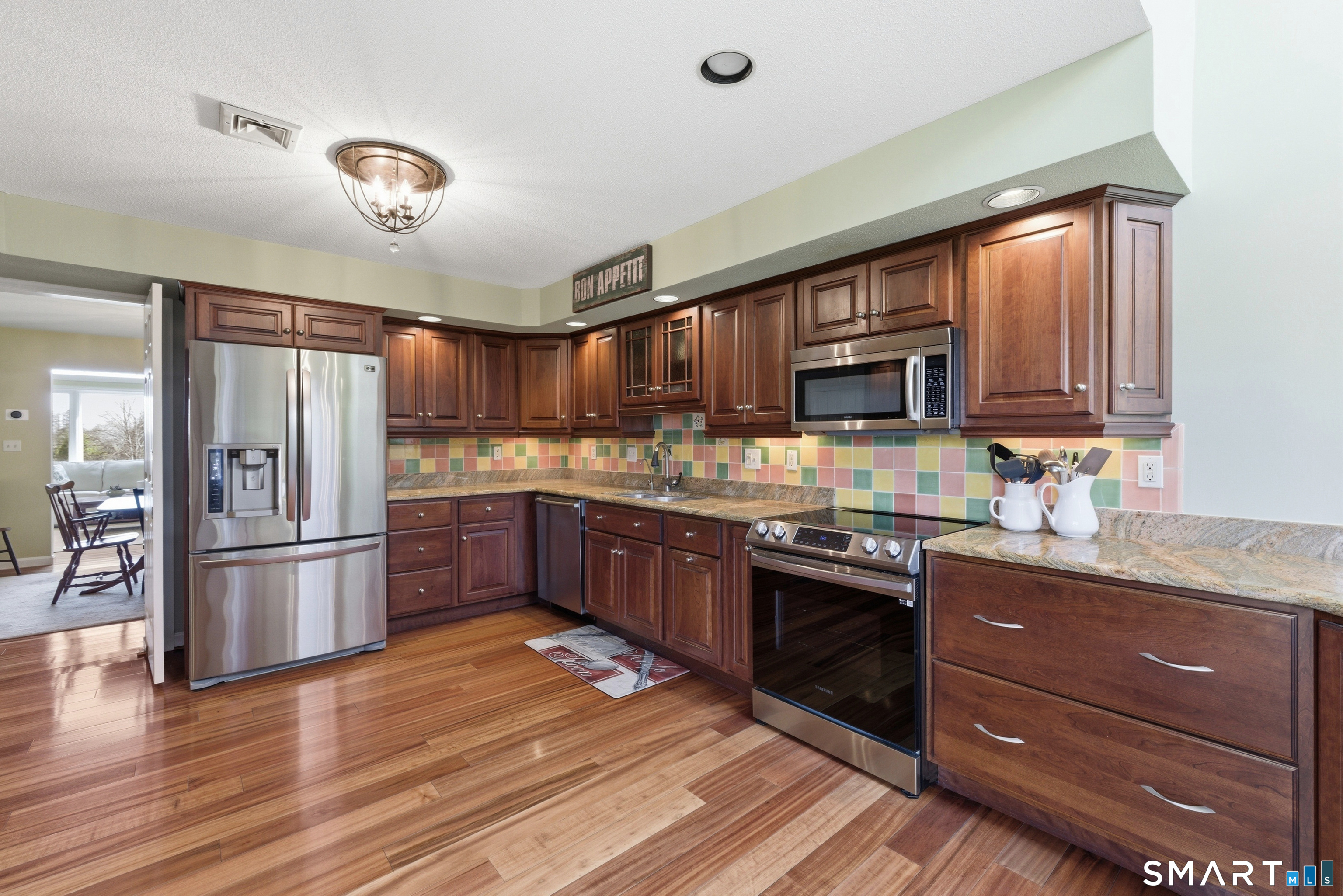 11 Saddle Ridge Bloomfield CT 06002