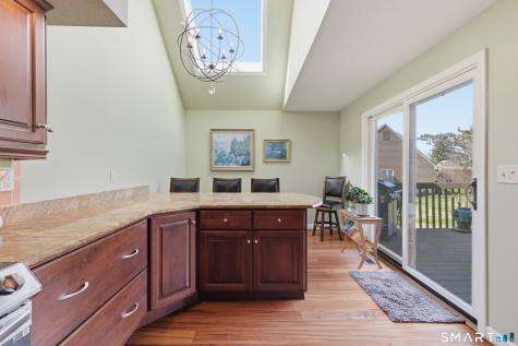 11 Saddle Ridge Bloomfield CT 06002