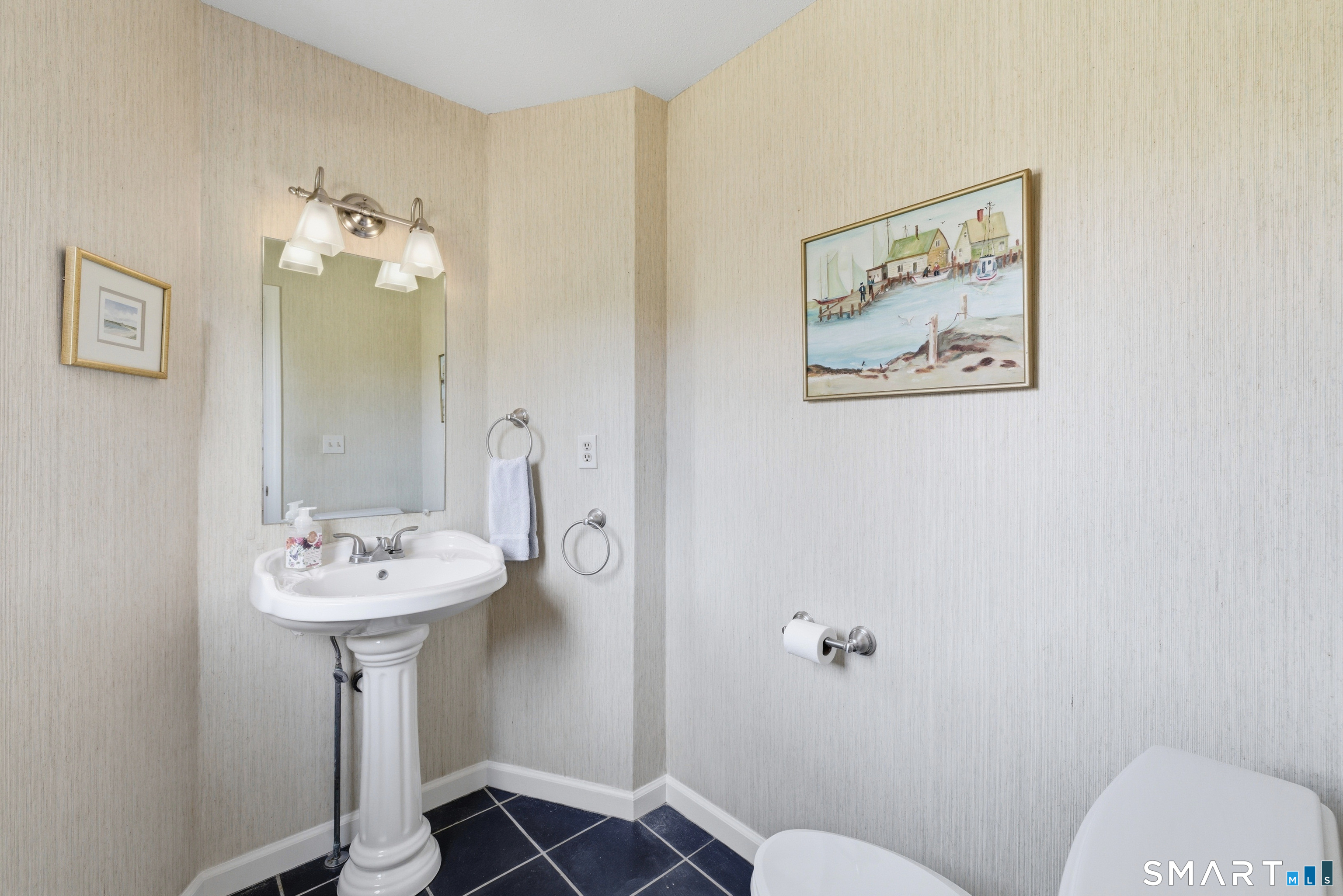11 Saddle Ridge Bloomfield CT 06002