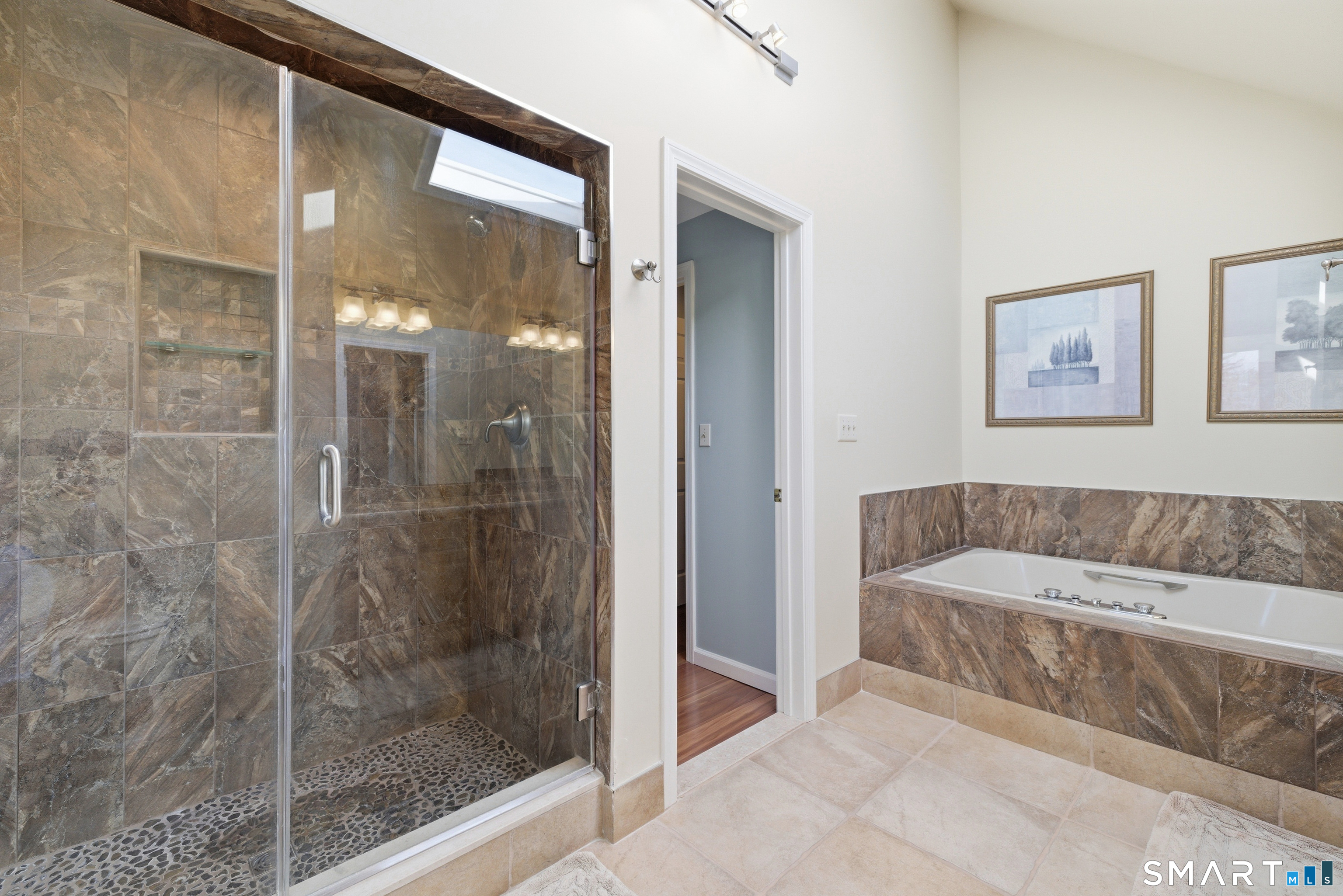 11 Saddle Ridge Bloomfield CT 06002