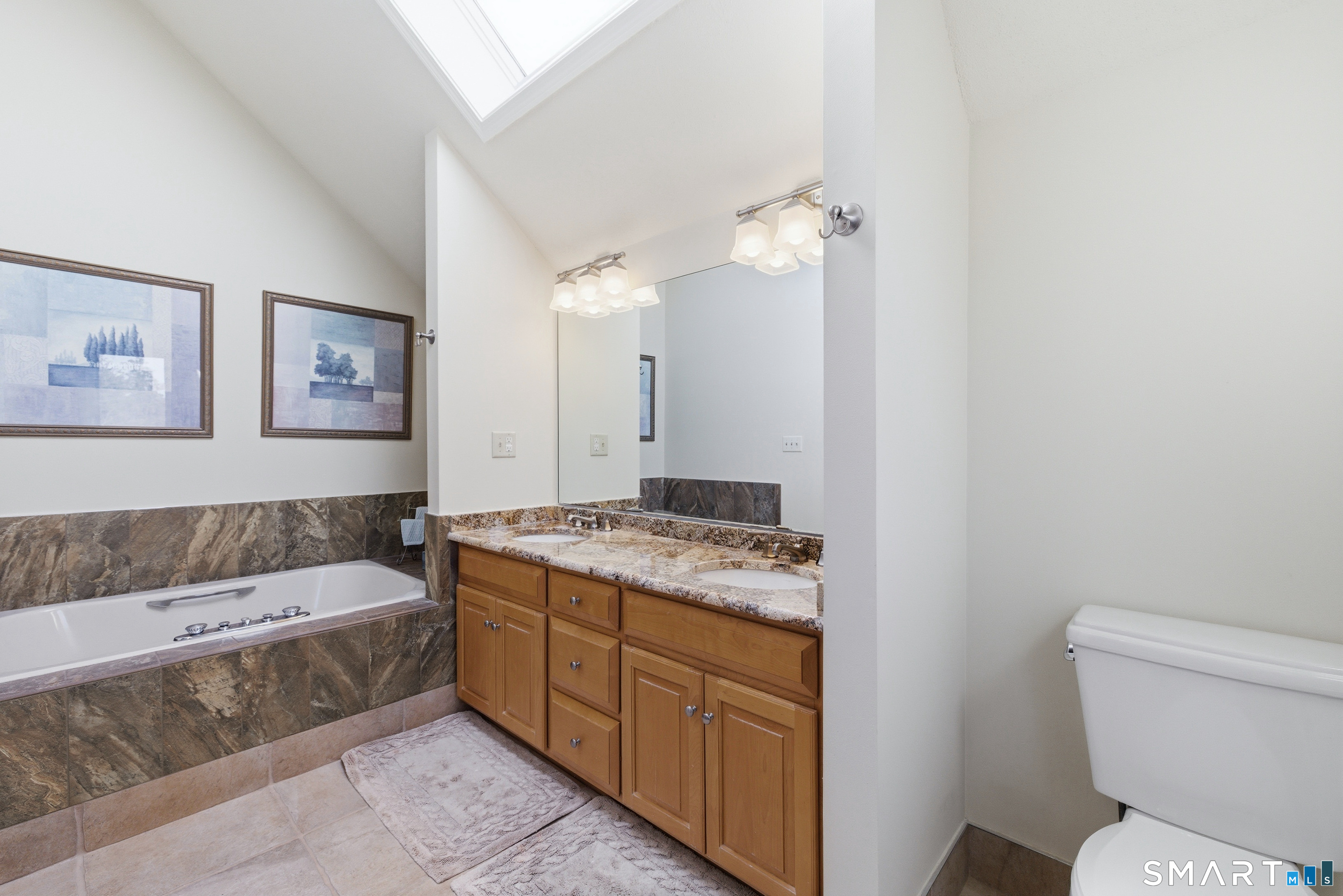 11 Saddle Ridge Bloomfield CT 06002
