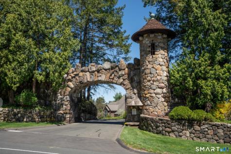 11 Saddle Ridge Bloomfield CT 06002