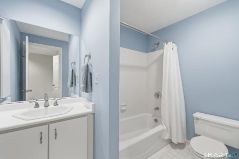 11 Saddle Ridge Bloomfield CT 06002