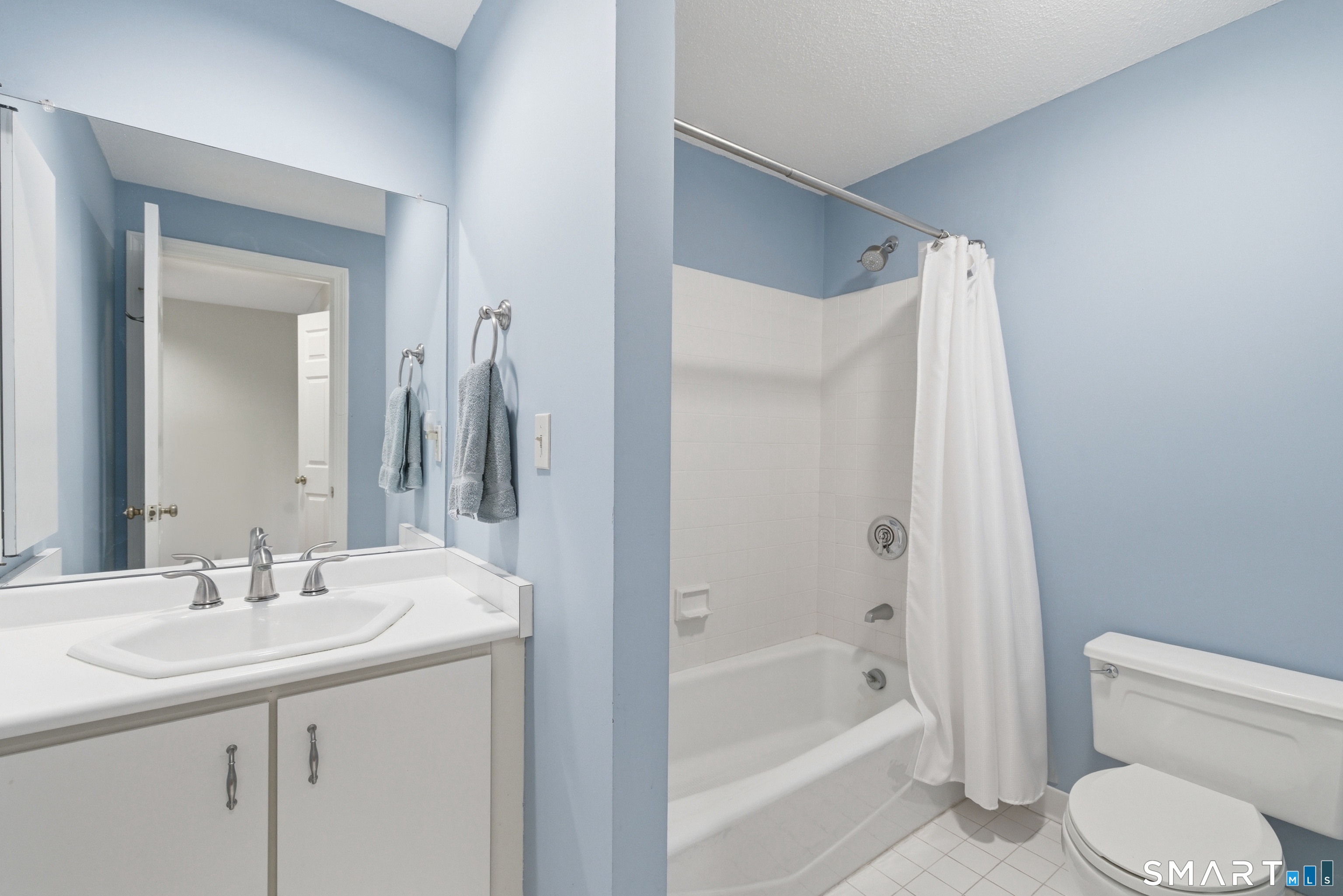 11 Saddle Ridge Bloomfield CT 06002