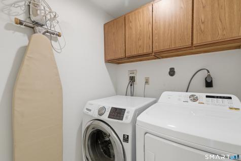 11 Saddle Ridge Bloomfield CT 06002