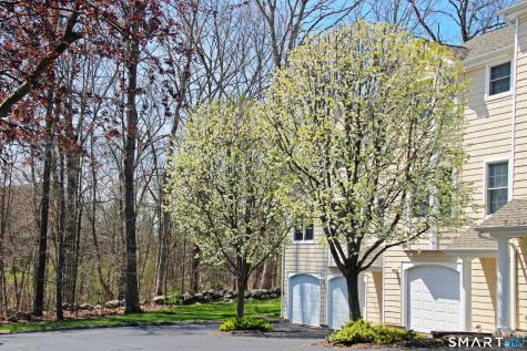 4 Parkwoods Drive Norwich CT 06360