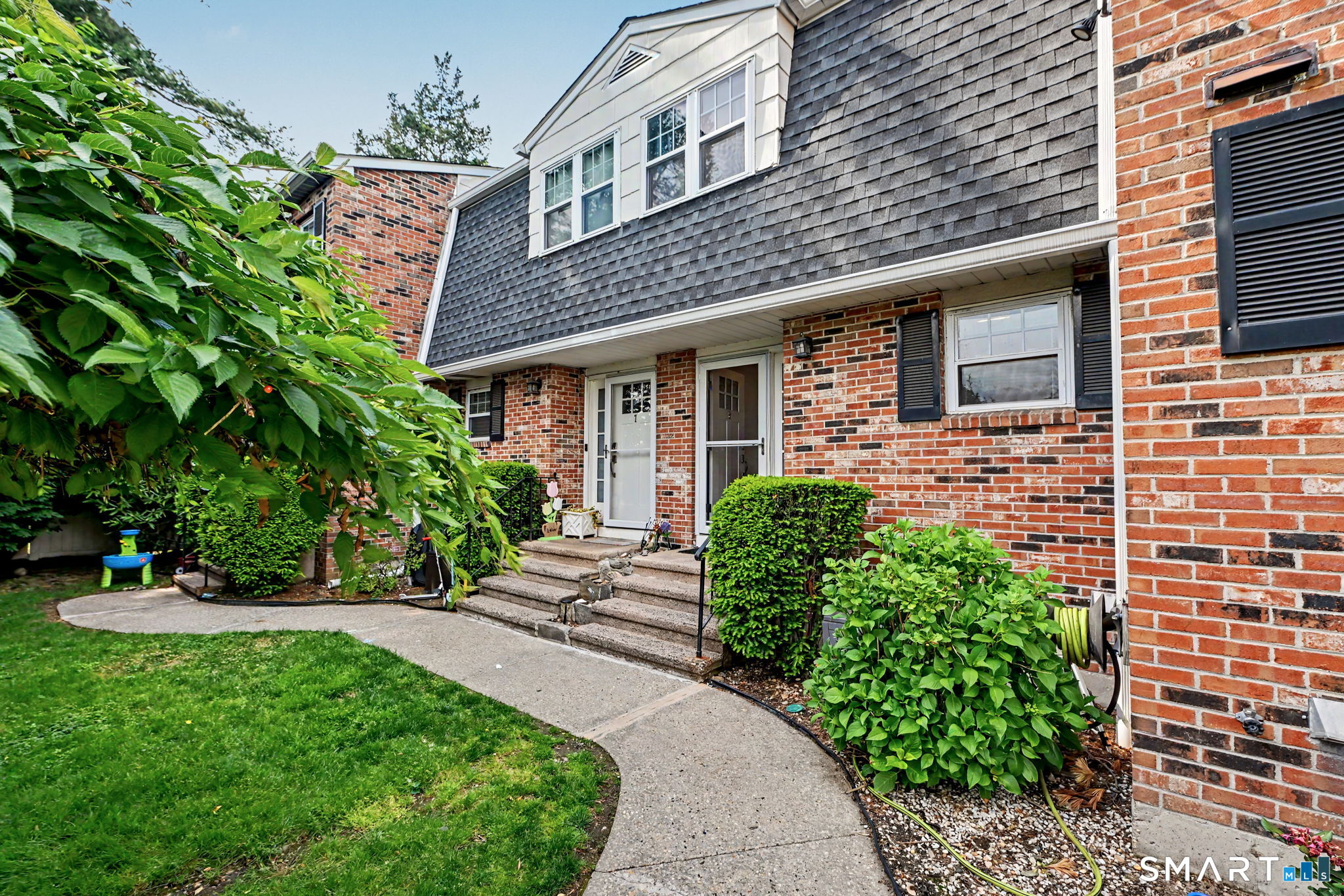 19 Colonial Road Stamford CT 06906