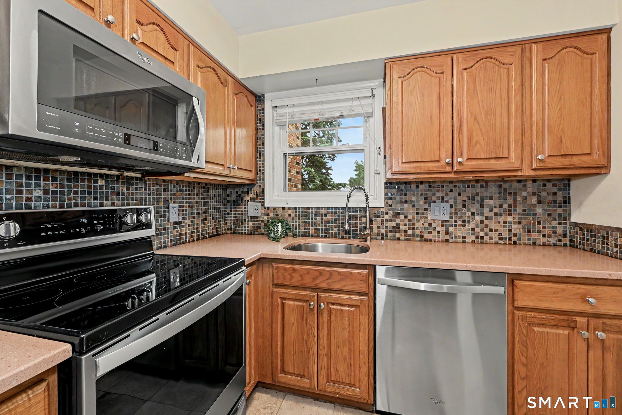 19 Colonial Road Stamford CT 06906