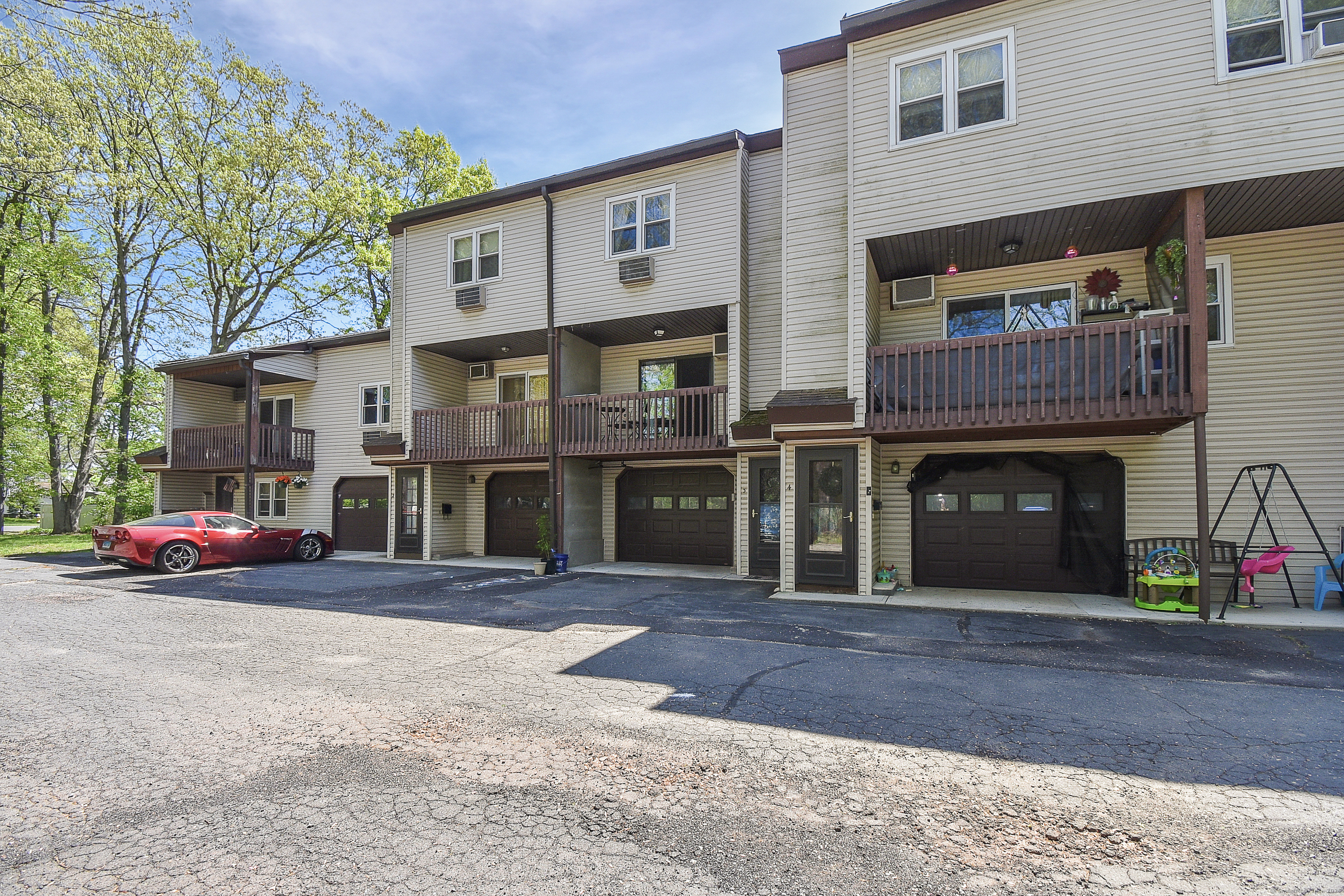 23 Hart Place Plainville CT 06062