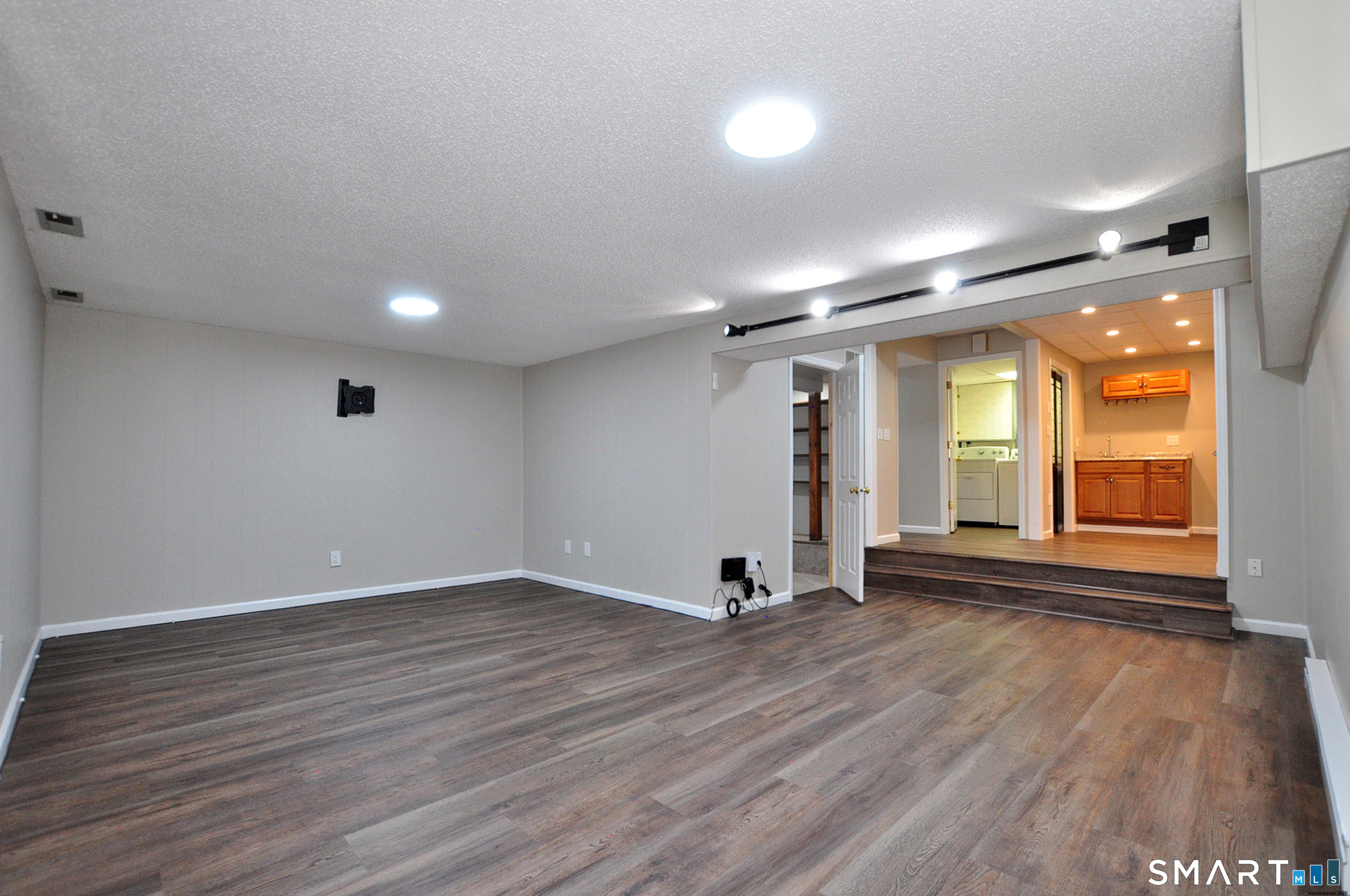 305 Mill Pond Drive South Windsor CT 06074