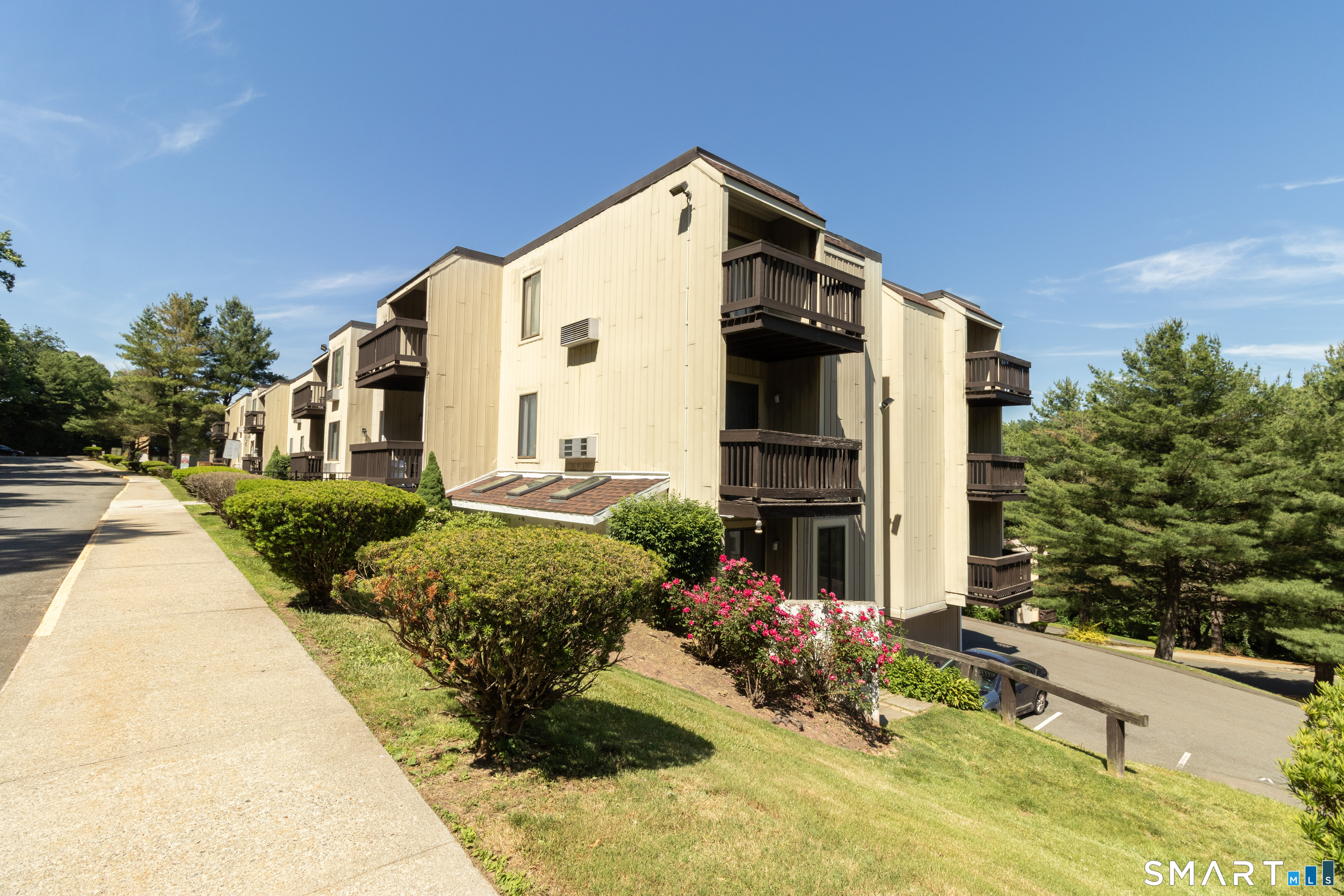 175 Mill Pond Road Hamden CT 06514