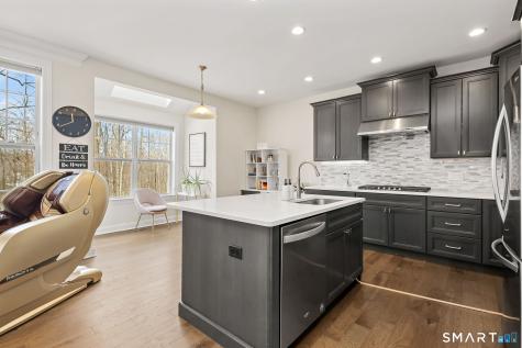 131 Winding Ridge Way Danbury CT 06810