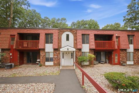 35 Woodsedge Drive Newington CT 06111