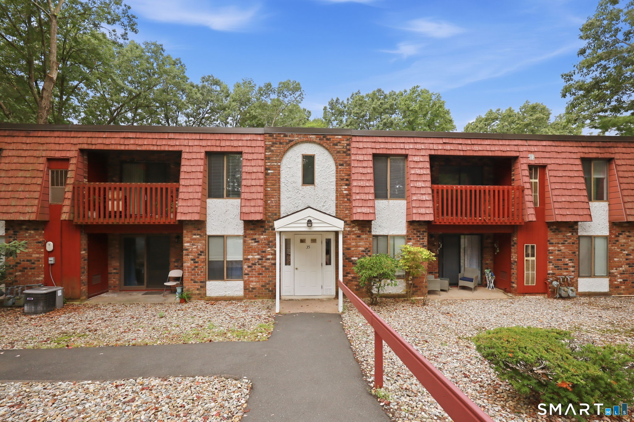 35 Woodsedge Drive Newington CT 06111