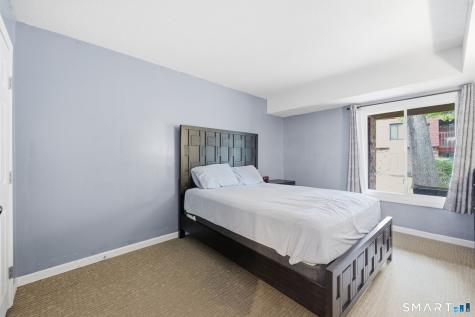 35 Woodsedge Drive Newington CT 06111