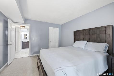 35 Woodsedge Drive Newington CT 06111