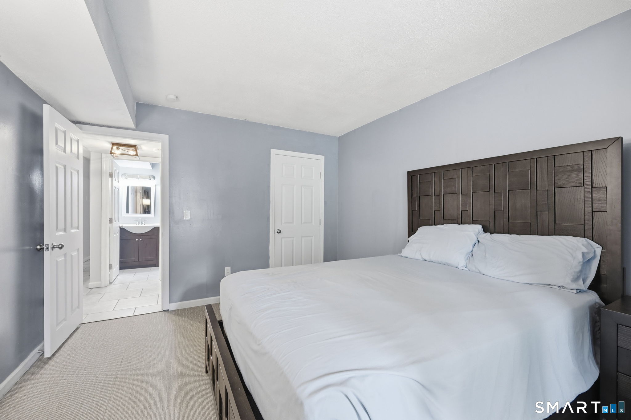 35 Woodsedge Drive Newington CT 06111