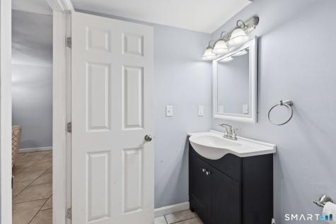 35 Woodsedge Drive Newington CT 06111