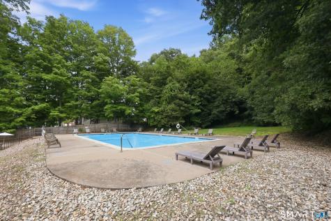 35 Woodsedge Drive Newington CT 06111