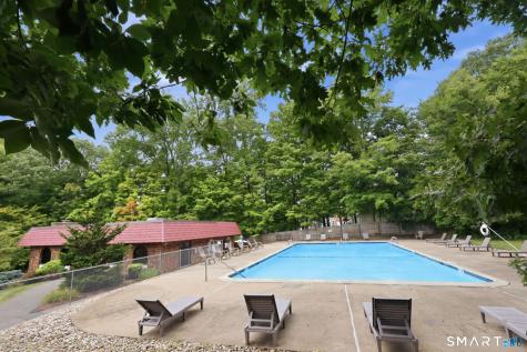 35 Woodsedge Drive Newington CT 06111