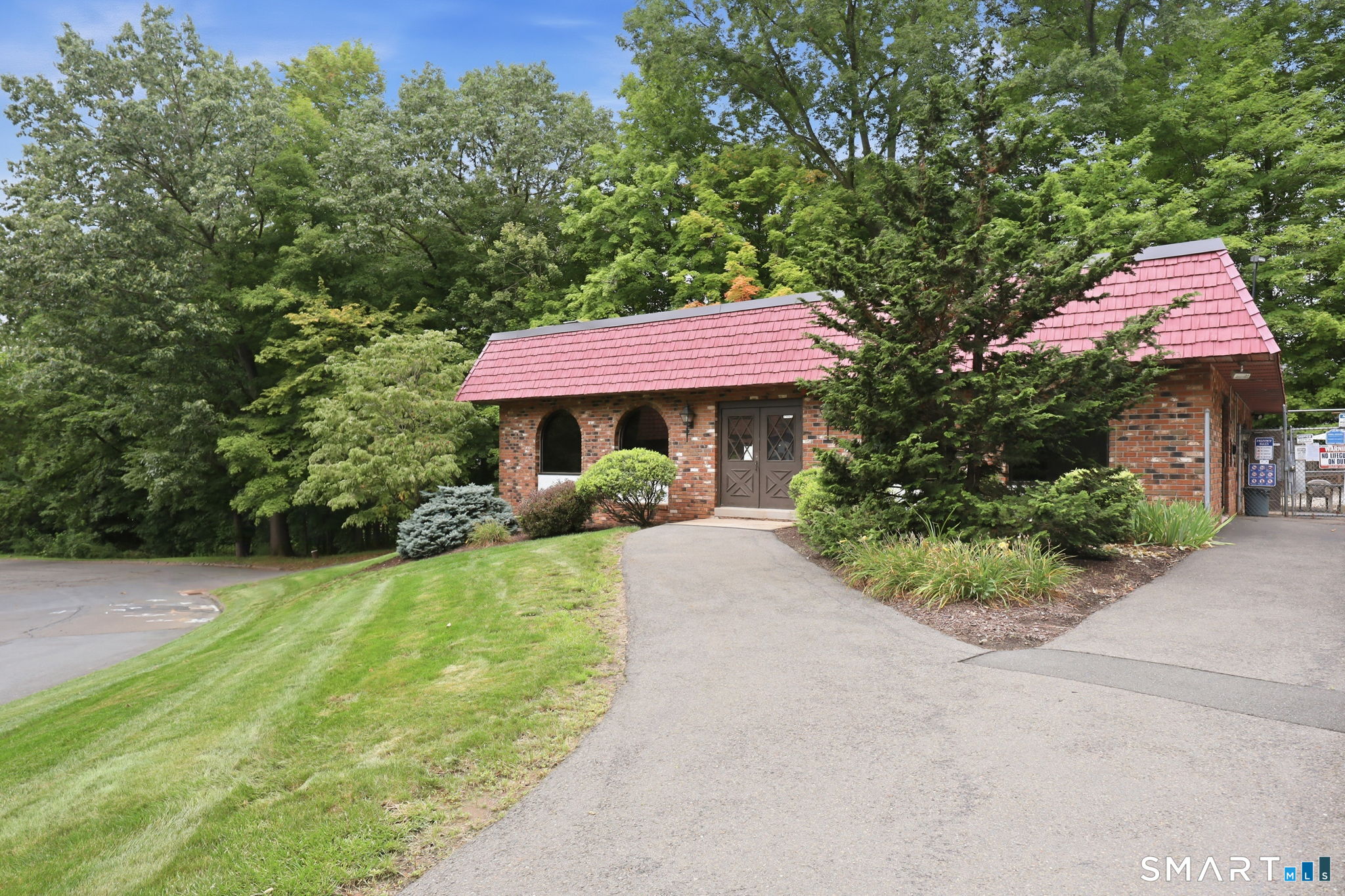 35 Woodsedge Drive Newington CT 06111