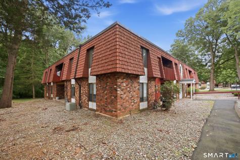 35 Woodsedge Drive Newington CT 06111