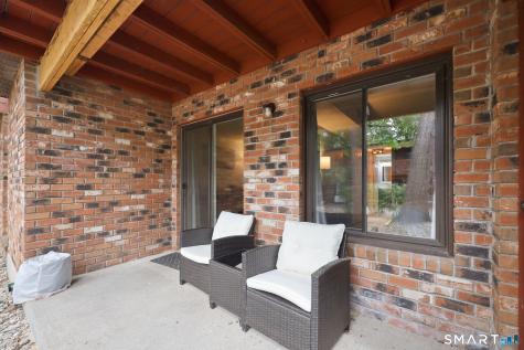 35 Woodsedge Drive Newington CT 06111