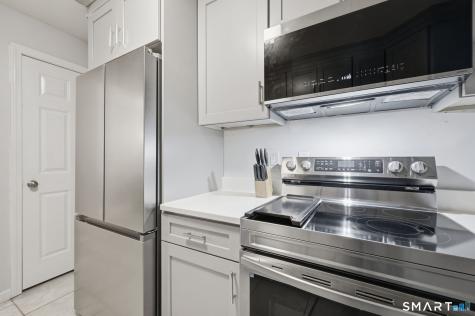 35 Woodsedge Drive Newington CT 06111