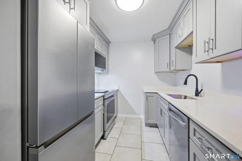 35 Woodsedge Drive Newington CT 06111
