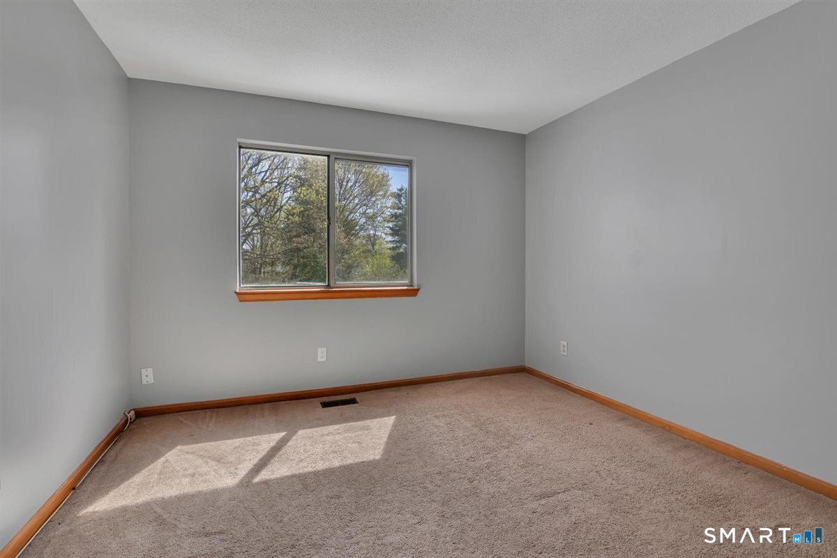 14 Staffordshire Common Drive Wallingford CT 06492