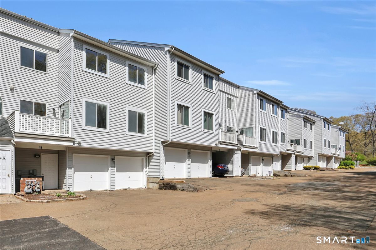 14 Staffordshire Common Drive Wallingford CT 06492