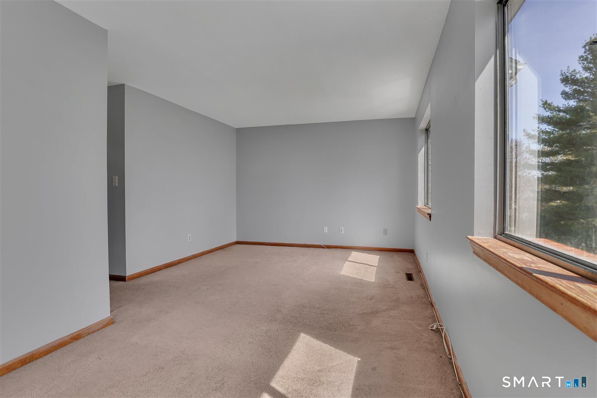 14 Staffordshire Common Drive Wallingford CT 06492