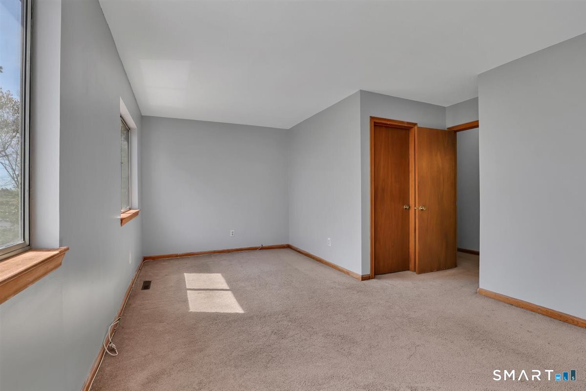 14 Staffordshire Common Drive Wallingford CT 06492
