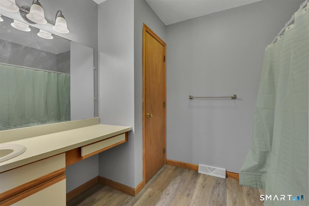 14 Staffordshire Common Drive Wallingford CT 06492
