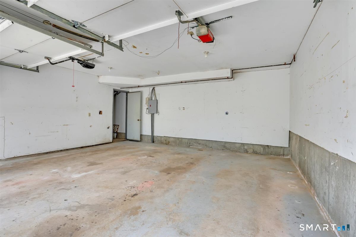 14 Staffordshire Common Drive Wallingford CT 06492