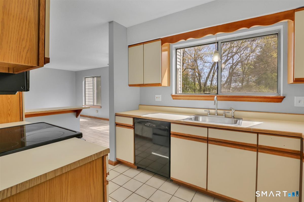 14 Staffordshire Common Drive Wallingford CT 06492