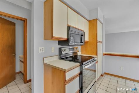 14 Staffordshire Common Drive Wallingford CT 06492