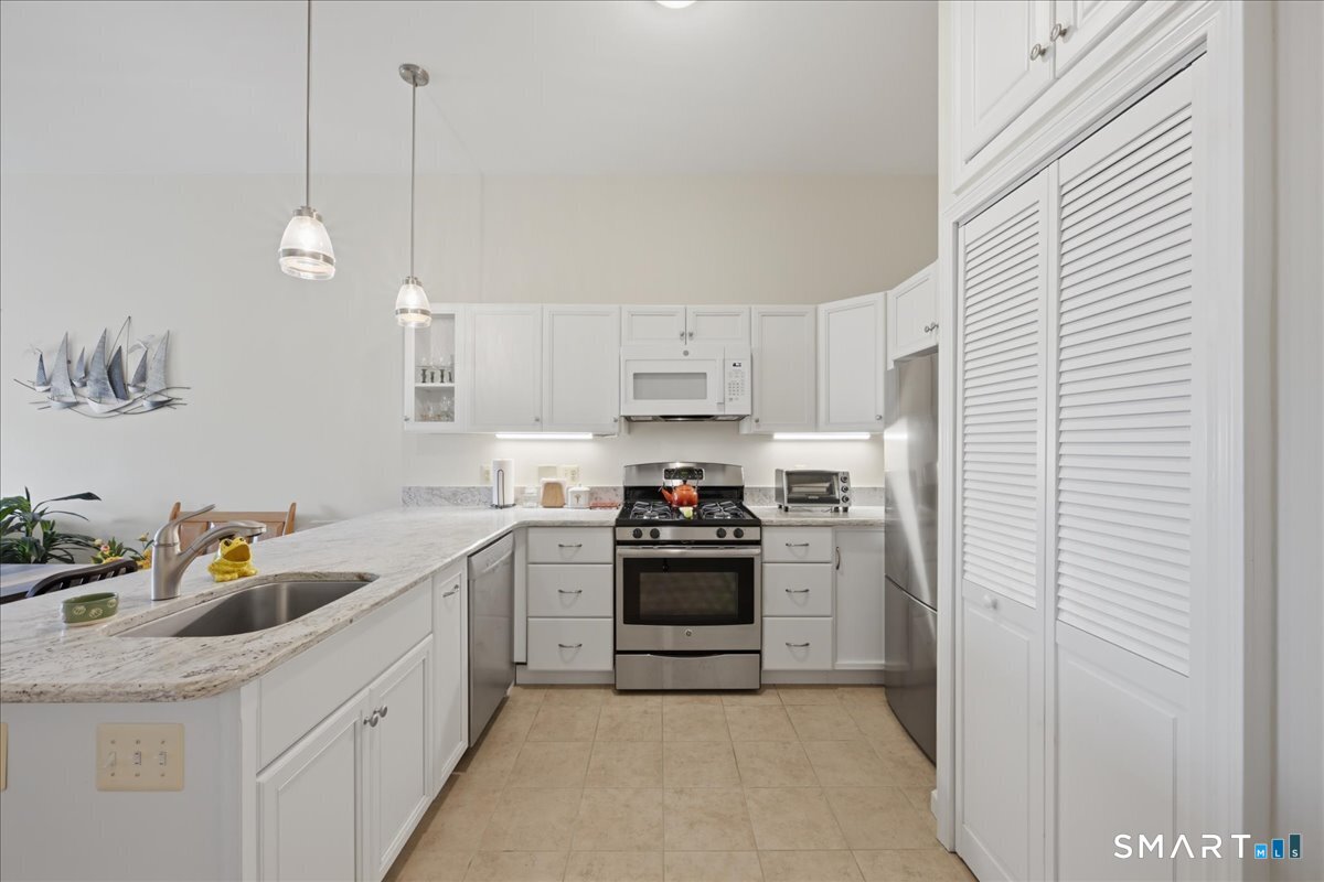 38 Hope Street East Lyme CT 06357