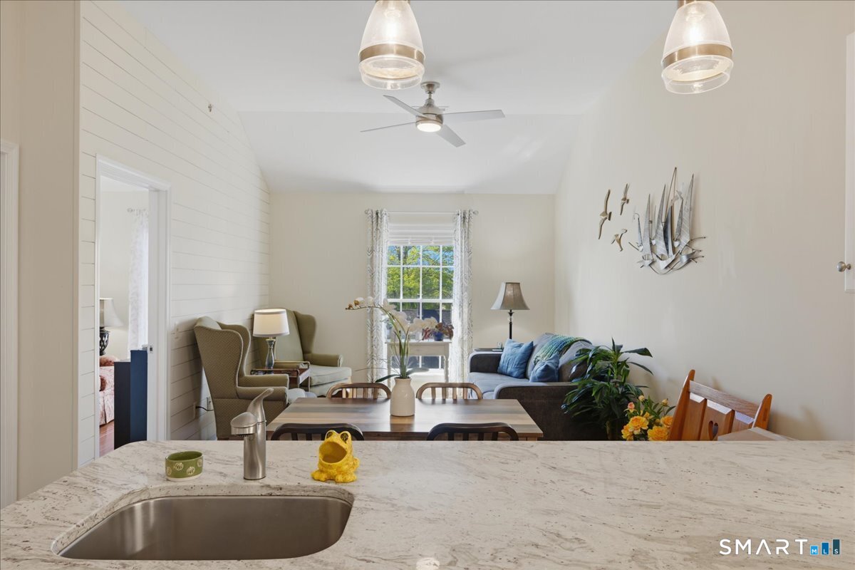 38 Hope Street East Lyme CT 06357
